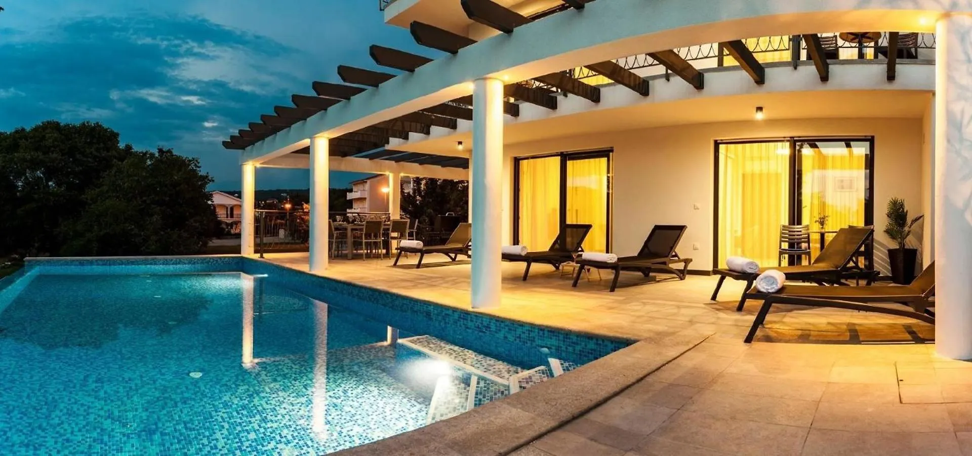 Holiday home Ferienhaus In Malinska Mit Grossem Pool